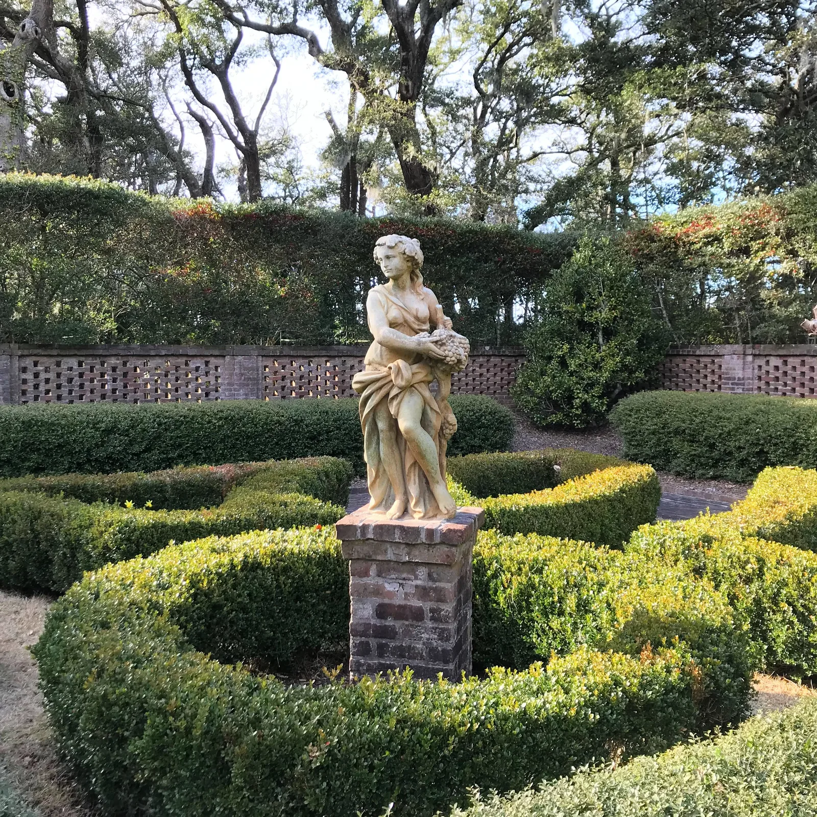 Elizabethan Gardens